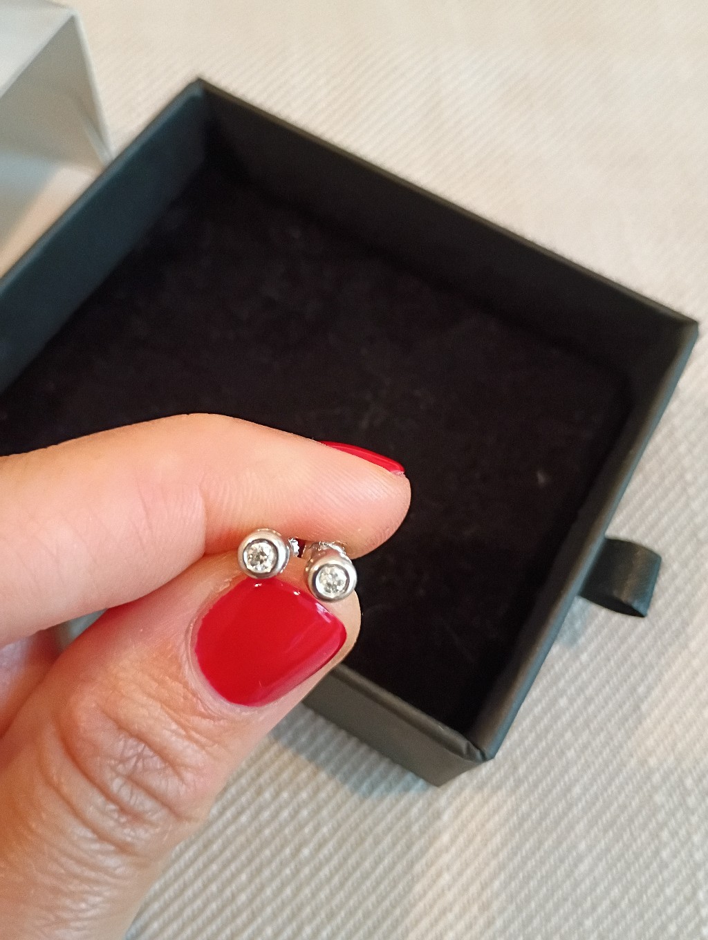 18k Solid White Gold Bezel Setting Diamond Earrings